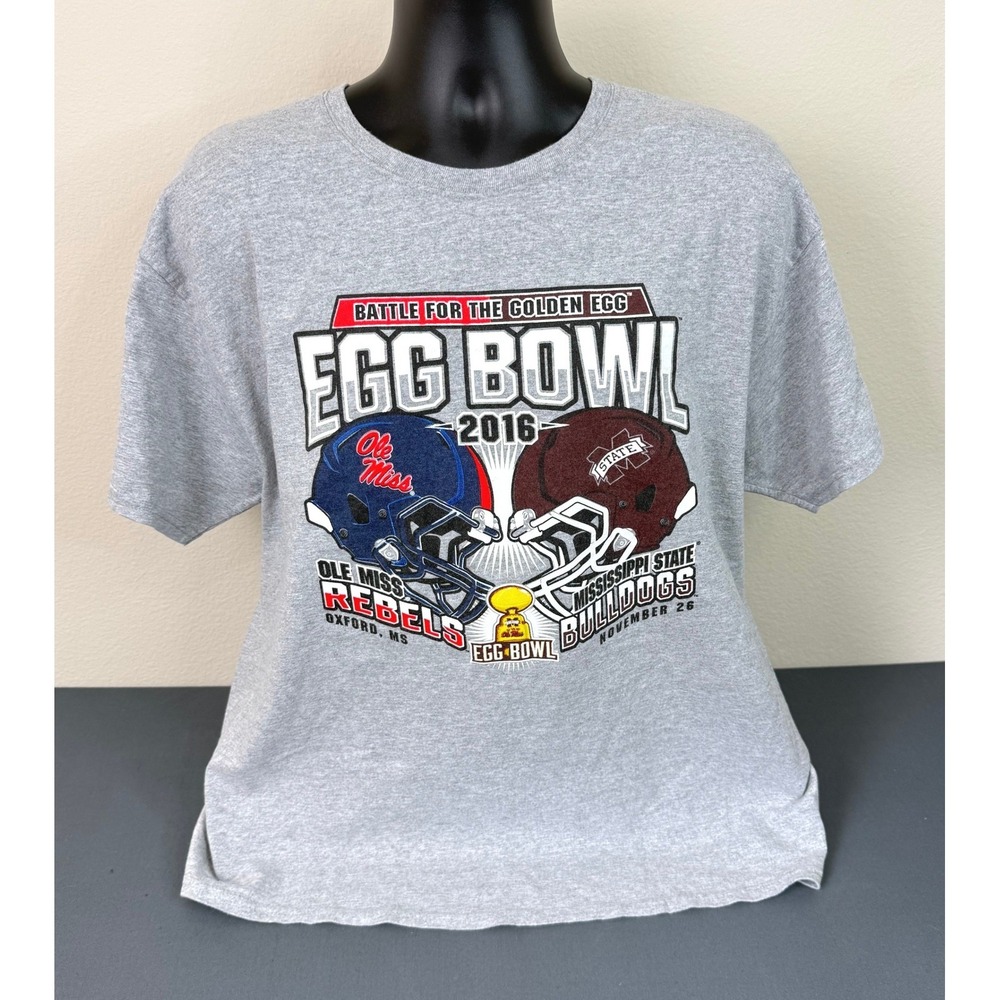 Hanes Men's Egg Bowl 2016 Mississippi Ole Miss Graphic Tee Gray Size XL